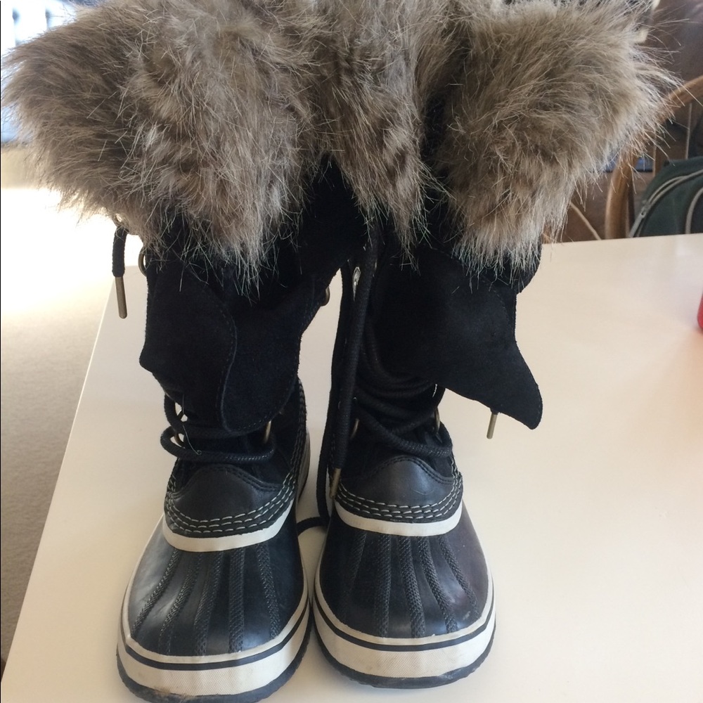 Sorel winter boots.